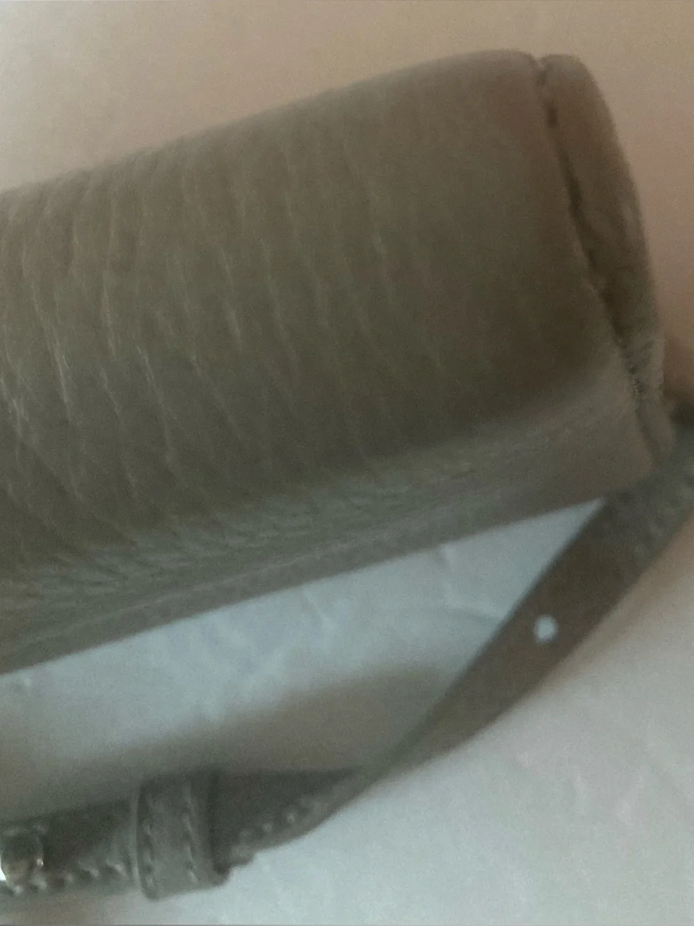 Tory Burch Pebbled Crossbody Wallet in Gray with beautiful silver logo